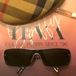 Burberry Sunglasses in Black